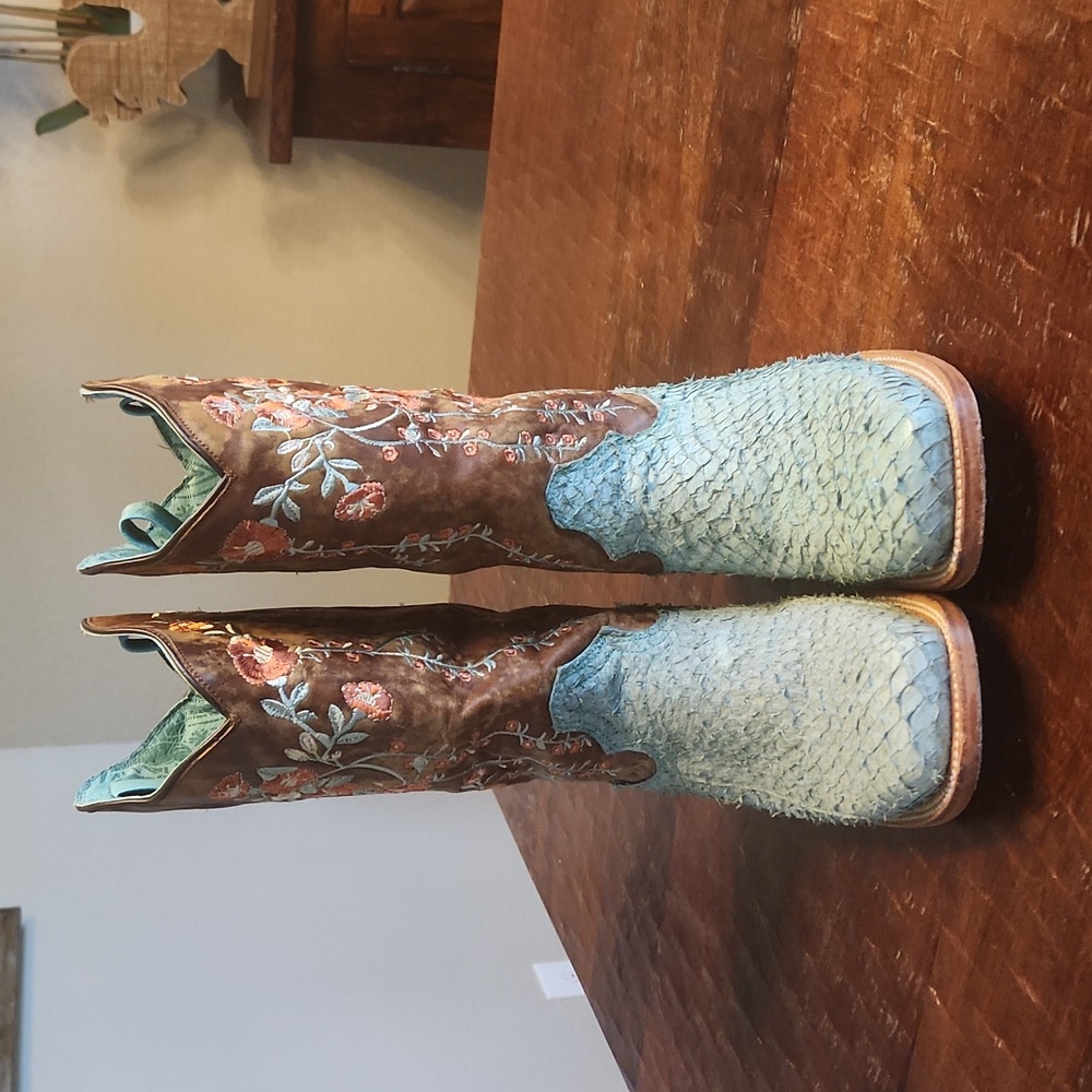 Corral women's boots turquoise sea bass
